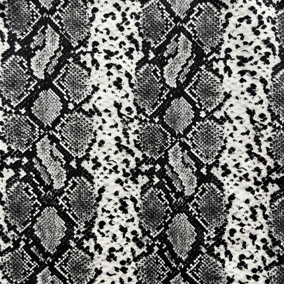 Windsor Fitted Snakeskin Mini Pencil Skirt Size XS - Picture 5 of 11